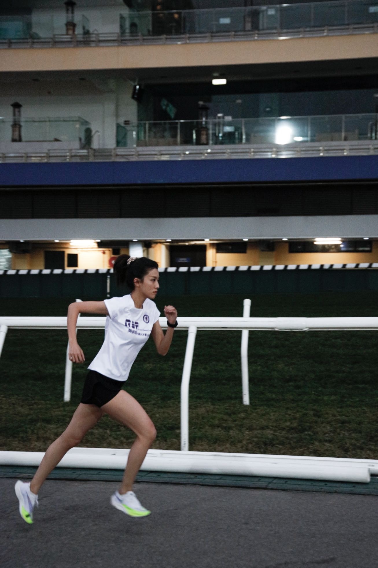 思貝2個月前已開始Keep住每星期練跑四天，每天訓練時間大概3小時。