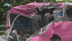 屯門公路早上有巴士與旅遊巴相撞 旅遊巴司機送院後不治