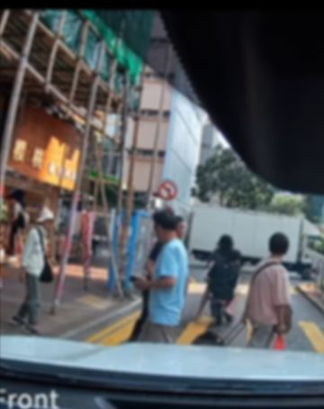 大埔母子騎電動單車兼無戴頭盔勁猖獗