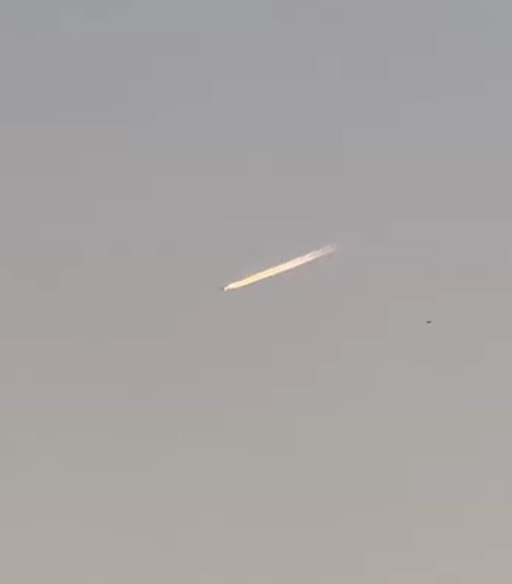 東張西望報料｜本港上空驚現疑似「UFO」　觀眾肉緊報料：不明飛行物體