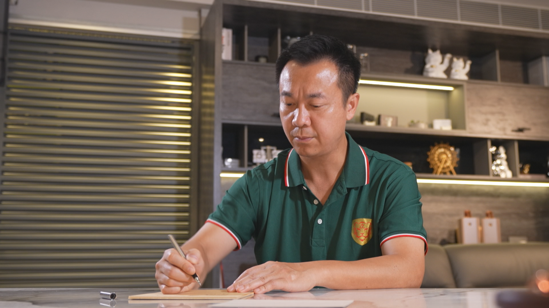 李靜擔任香港女乒代表隊教練，肩負傳承責任。