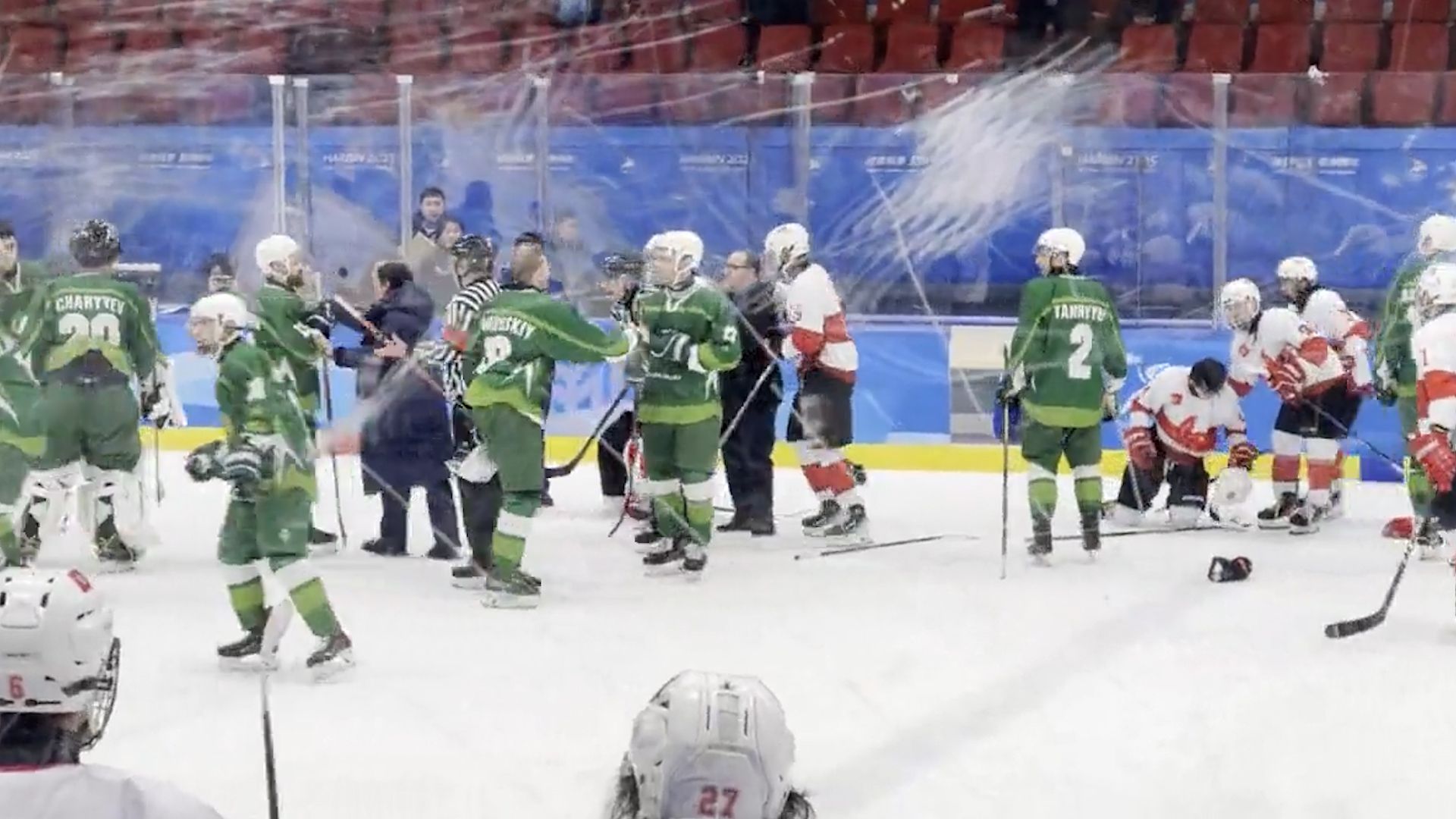 亞冬運港冰球隊勝後遭對手圍毆