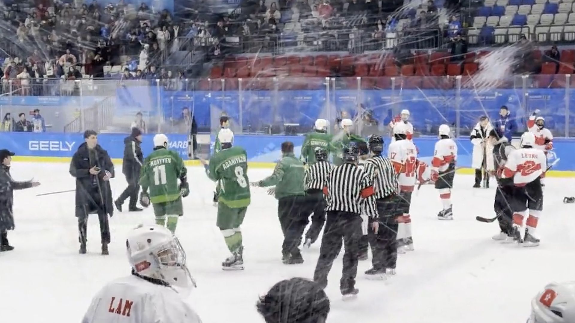 亞冬運港冰球隊勝後遭對手圍毆