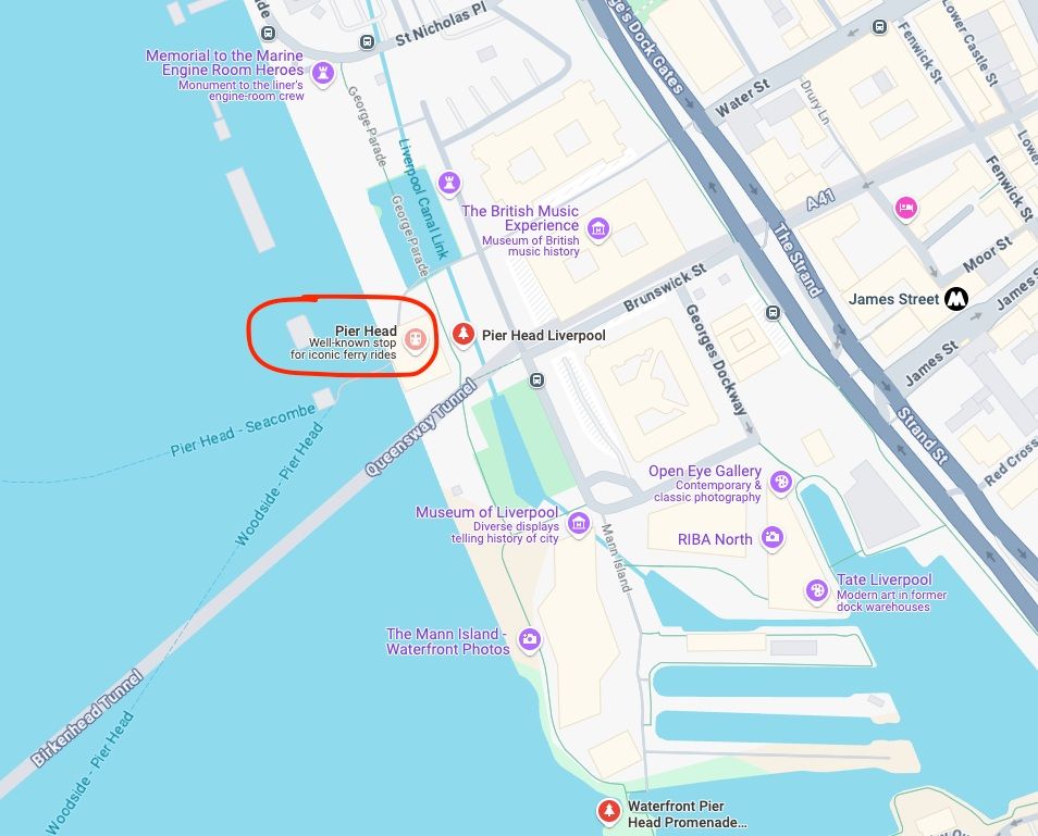 巴士路牌碼頭譯名為「Pier Head」，網民解釋譯名原來「意思大有來頭」。