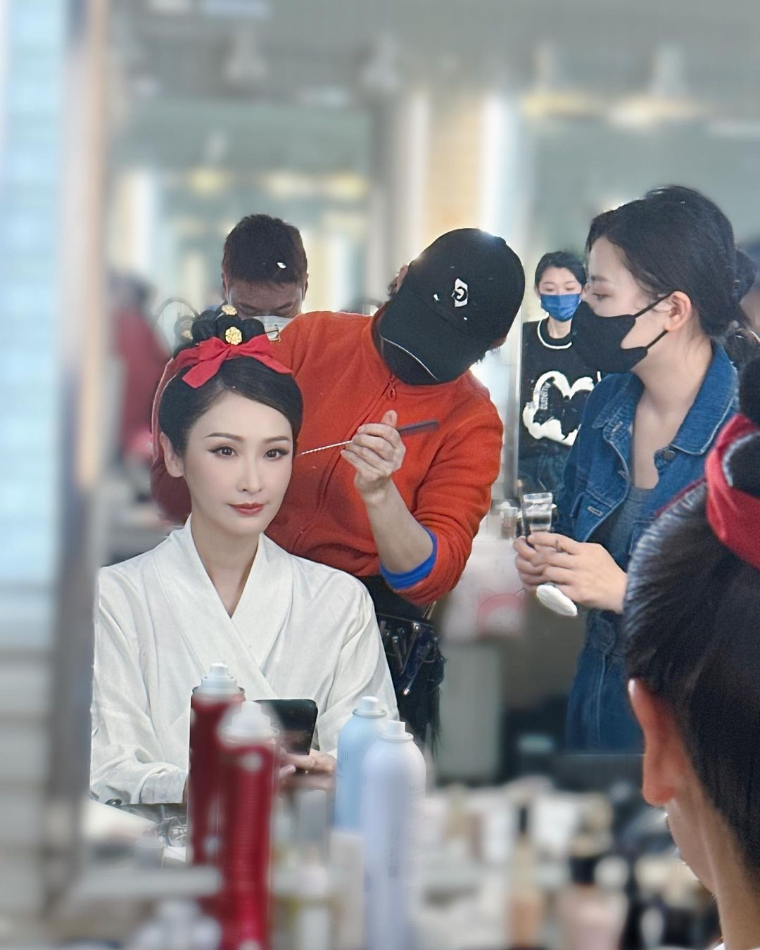 Janis首次以古裝扮相現身表演，扮演宋代女詞人李清照