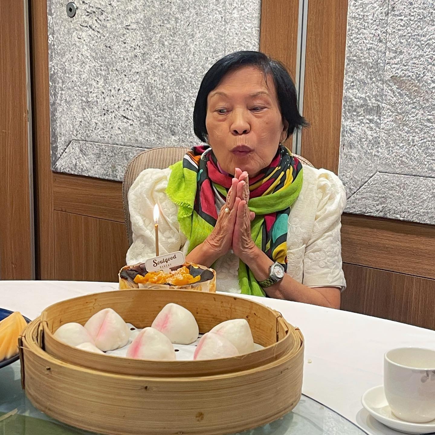 容天佑祝魚毛身體健康，長命二百歲，同時希望網民留言祝福魚毛姐。