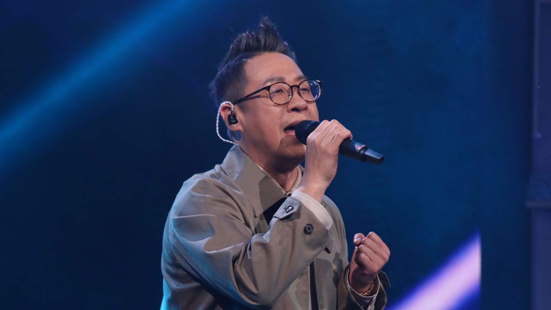 丁文俊《網中人》