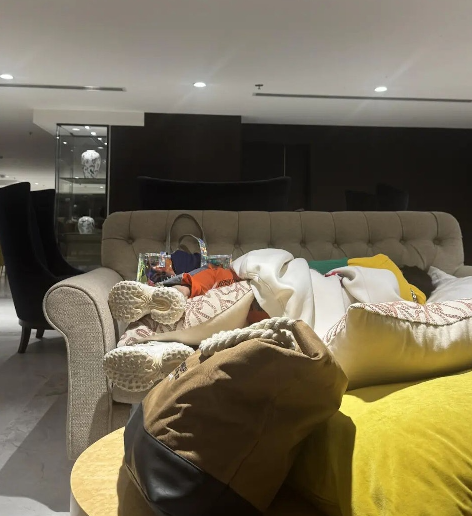 伊朗局勢｜多國旅行團滯留中東　廣州旅客居近巴林轟炸點　稱「只想遠離」 (南方都市報)