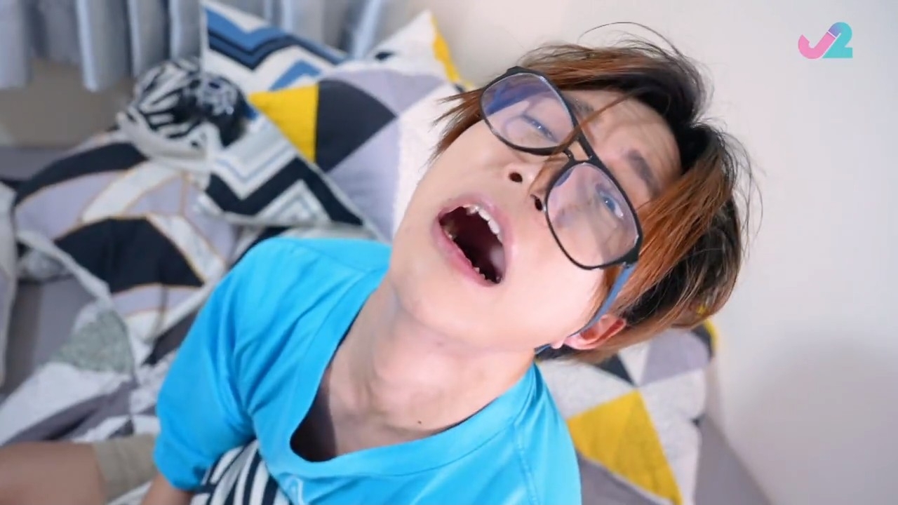 阿仔Liam於房內被阿媽狂嗌飲湯顯得極不耐煩！