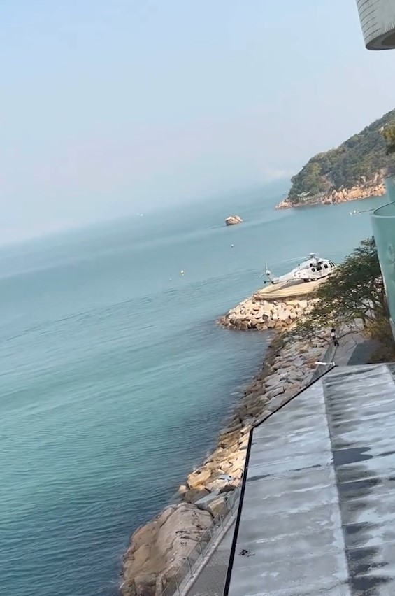 至於另一影片則顯示消防車隨後駛往直升機停機坪，當時已有直升機在場，未知事件或是否涉及緊急或特別任務。