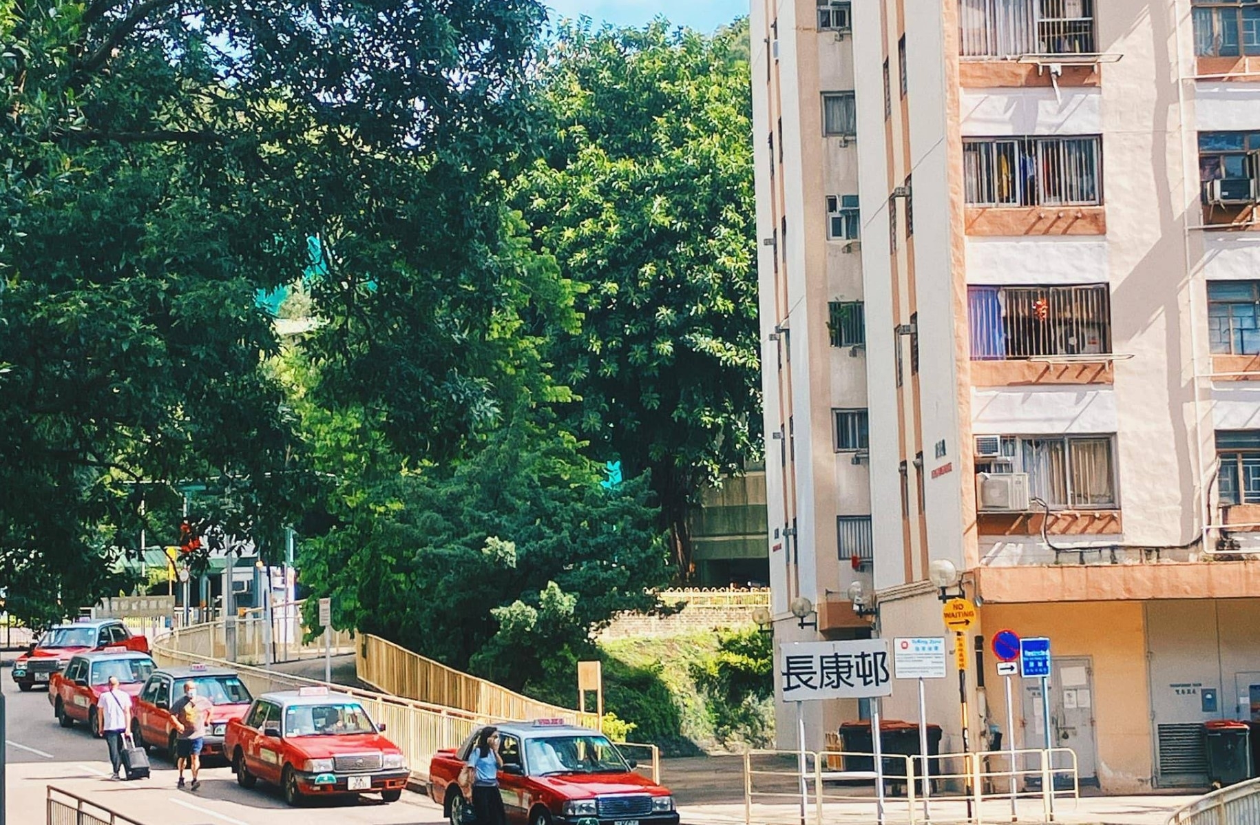 青衣長康邨12歲男童墮樓身亡　父母外遊澳門涉「疏忽照顧」被捕