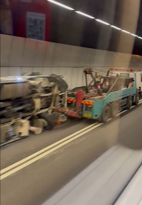 尖山隧道車禍。(影片截圖／FB@Bosco Chu)