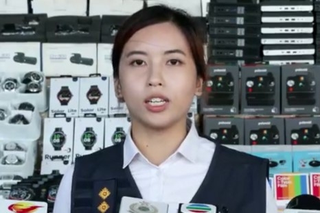 海關有組織罪案調查科特別調查第一組調查主任黃穎炘（海關Facebook直播截圖）