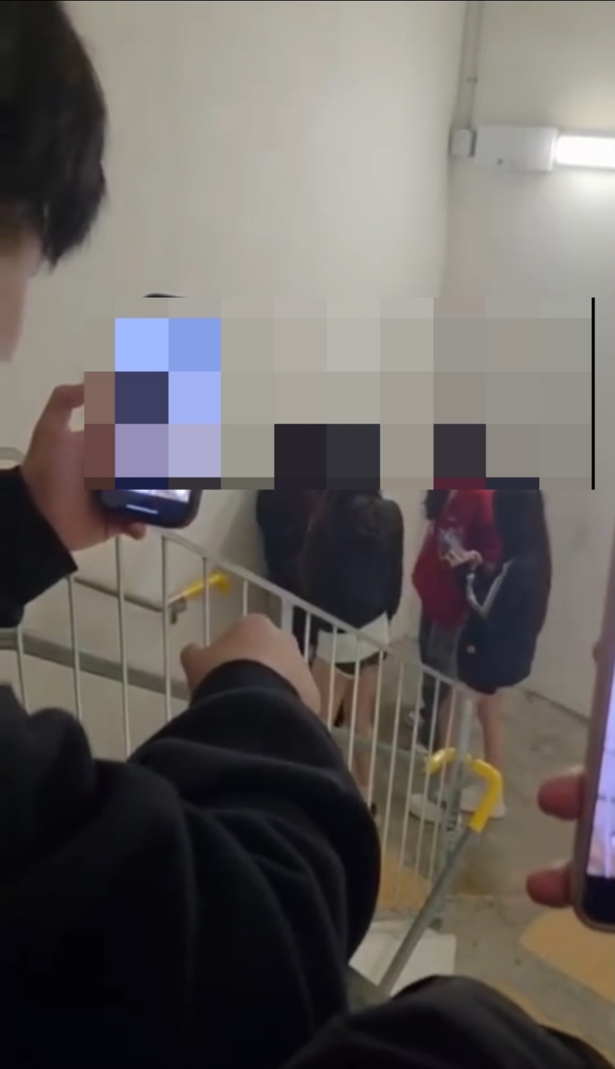 皇后山少女遭掌摑辱罵　童黨欺凌片曝光　更有男童疑持氣槍指嚇