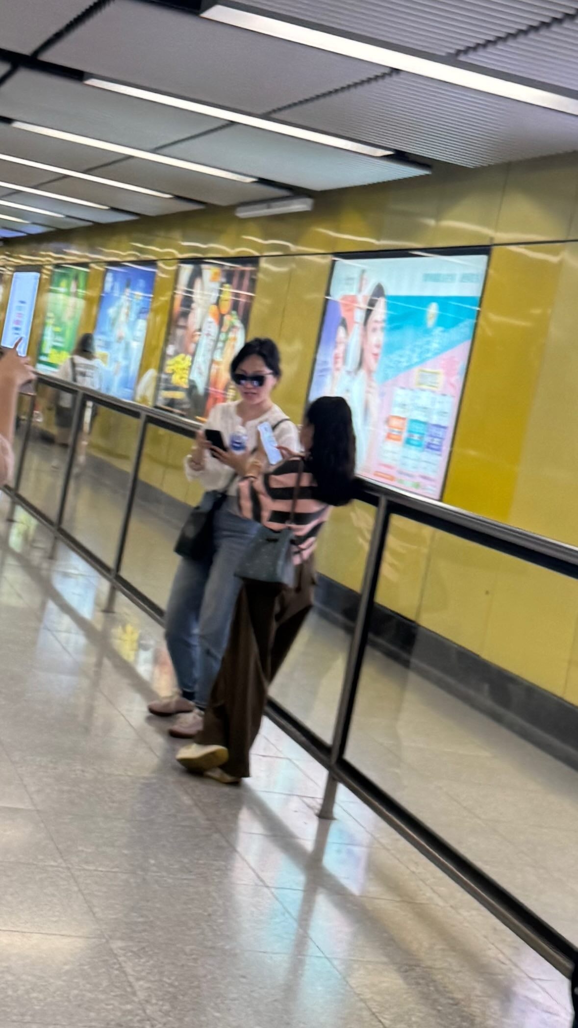 逃票｜內地客疑港鐵尾隨乘客入閘唔畀錢