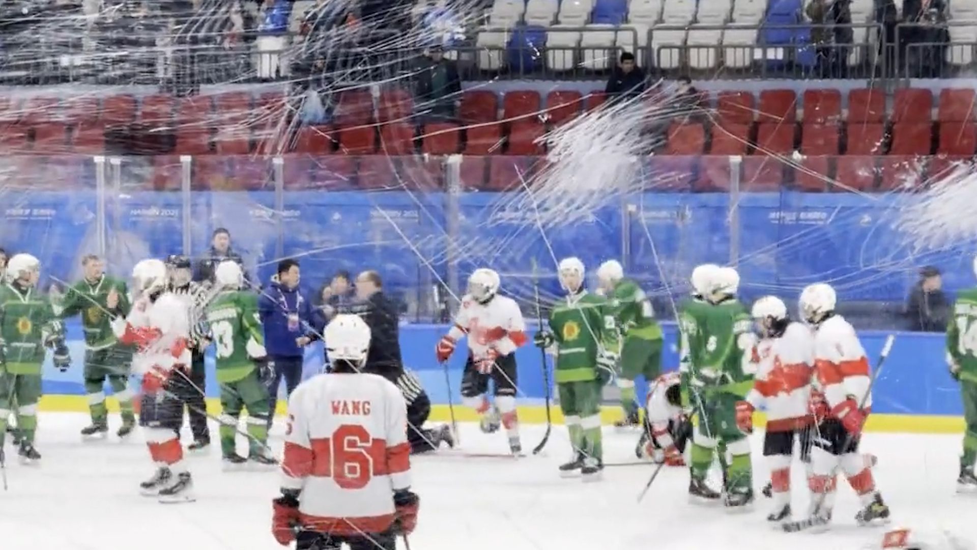 亞冬運港冰球隊勝後遭對手圍毆