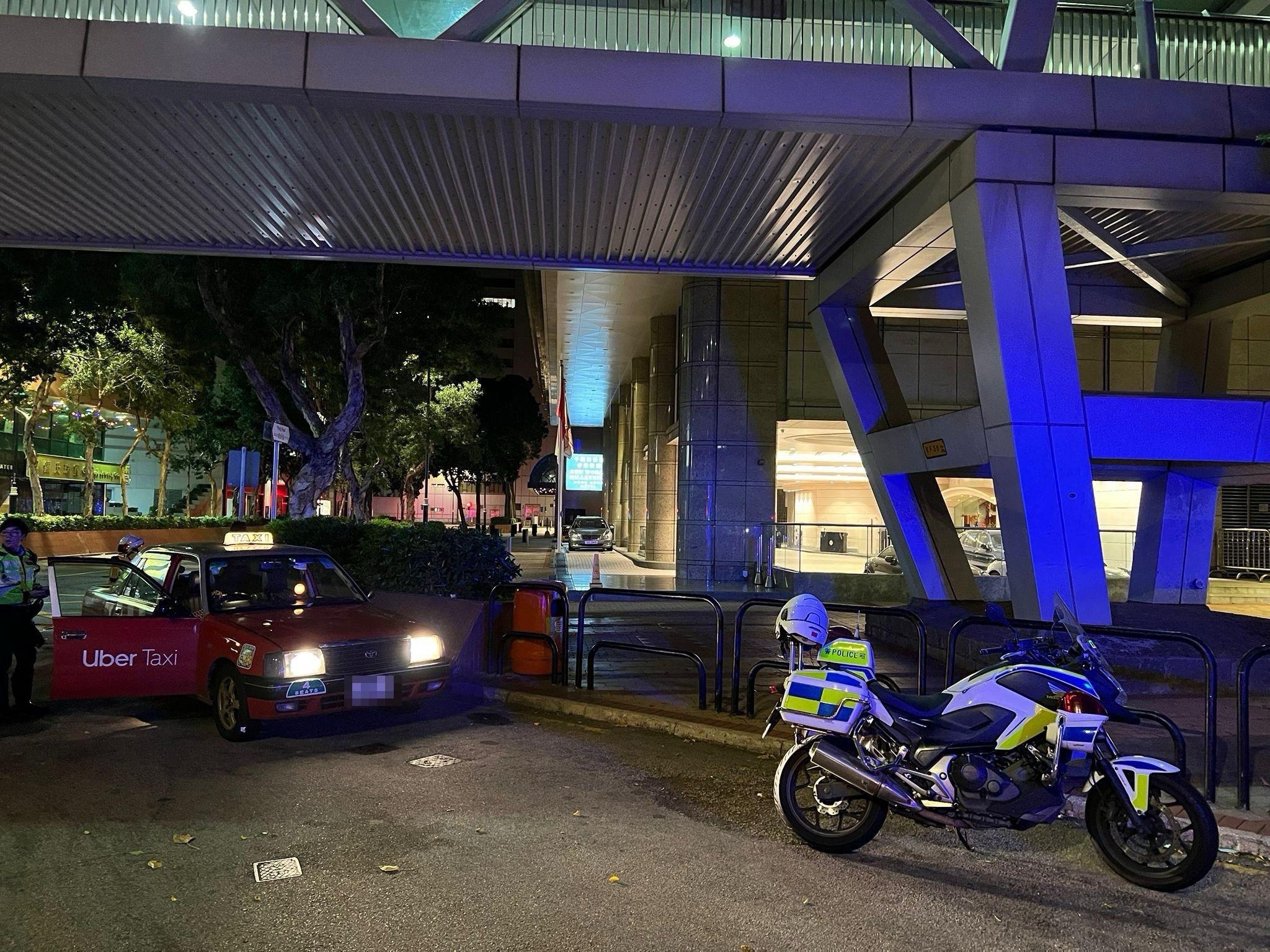 48歲男司機中區揸「黑的」被斷正　涉5罪包括濫收車資被警拘捕