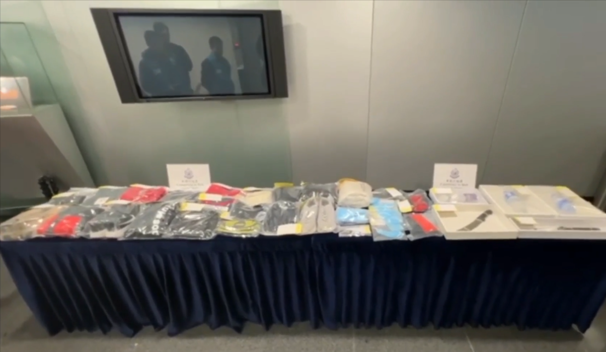 上環10億日圓劫案部分證物。(警方社交平台影片截圖)