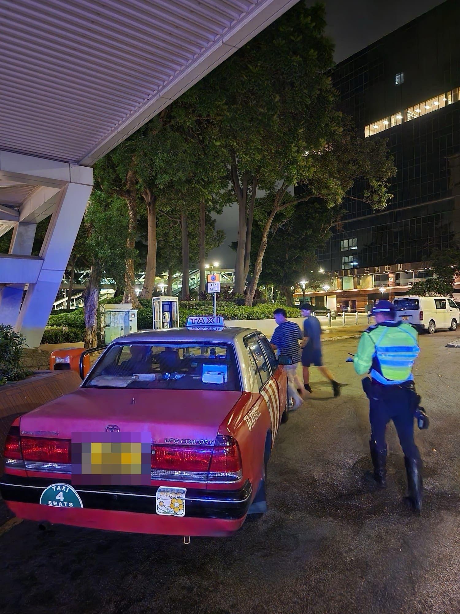 48歲男司機中區揸「黑的」被斷正　涉5罪包括濫收車資被警拘捕