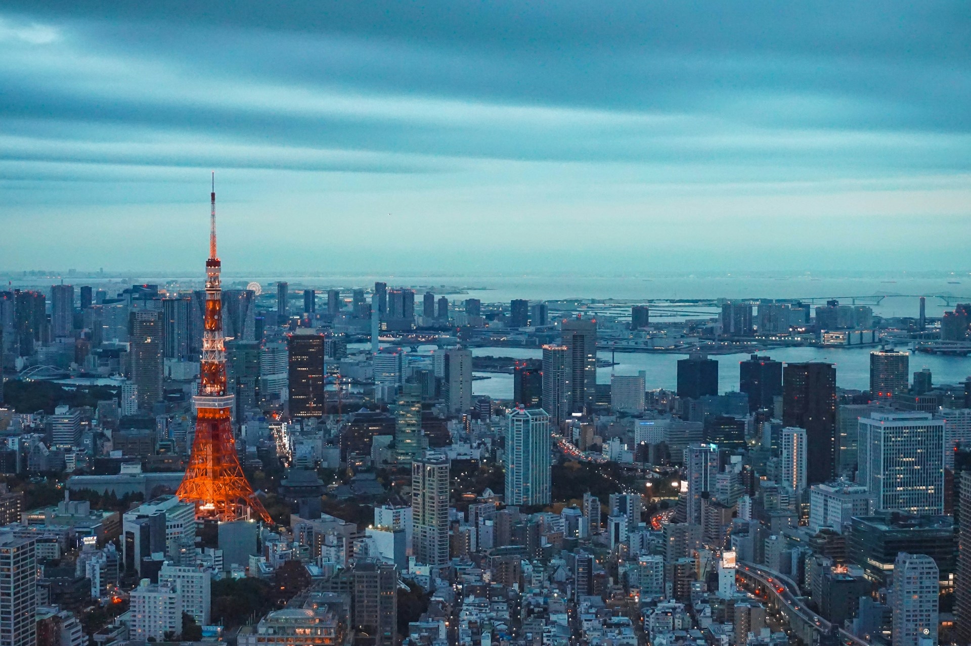日本東京都宣布自2027年4月1日起調整住宿稅制度。（Unsplash圖片）
