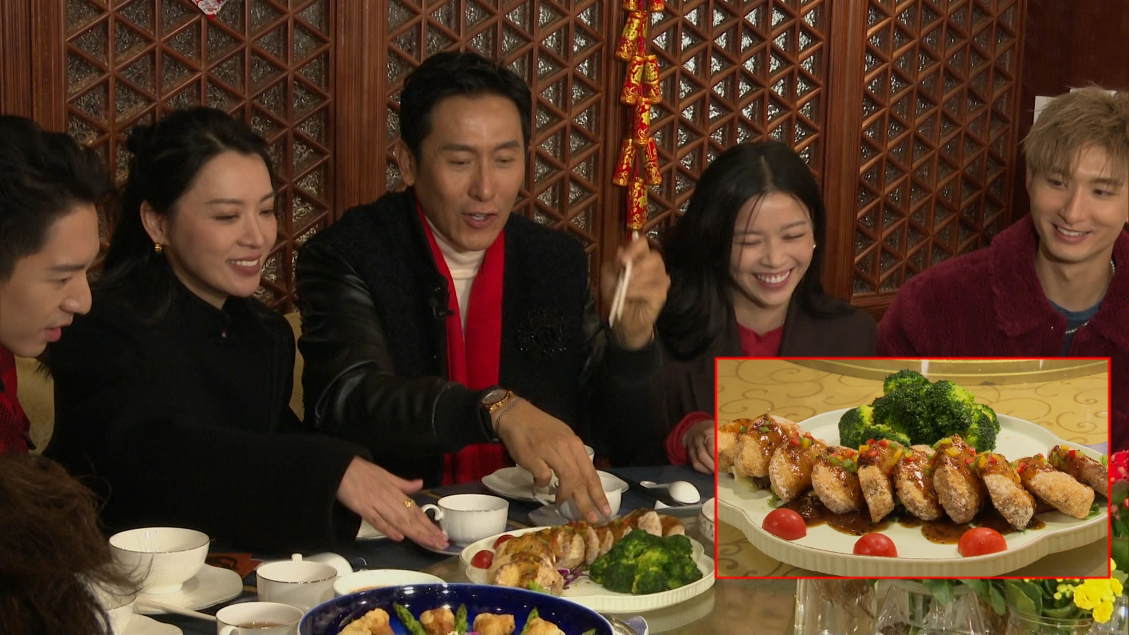 為了迎接結局篇，一眾演員聚首品嚐意頭十足的素食料理。