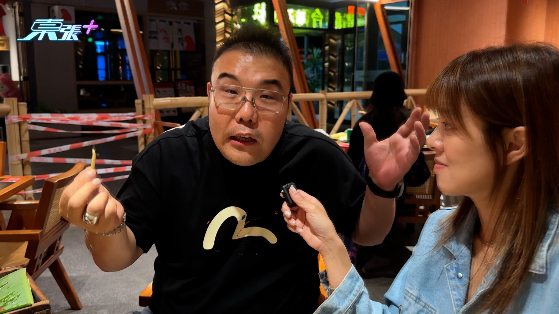 《中聲》出身、有「小曹總」之稱的的劉洋，近日親自帶粉絲團遊雲南，這次他就帶一眾粉絲及主持梁麗翹到昆明自家火鍋店內「打邊爐」！