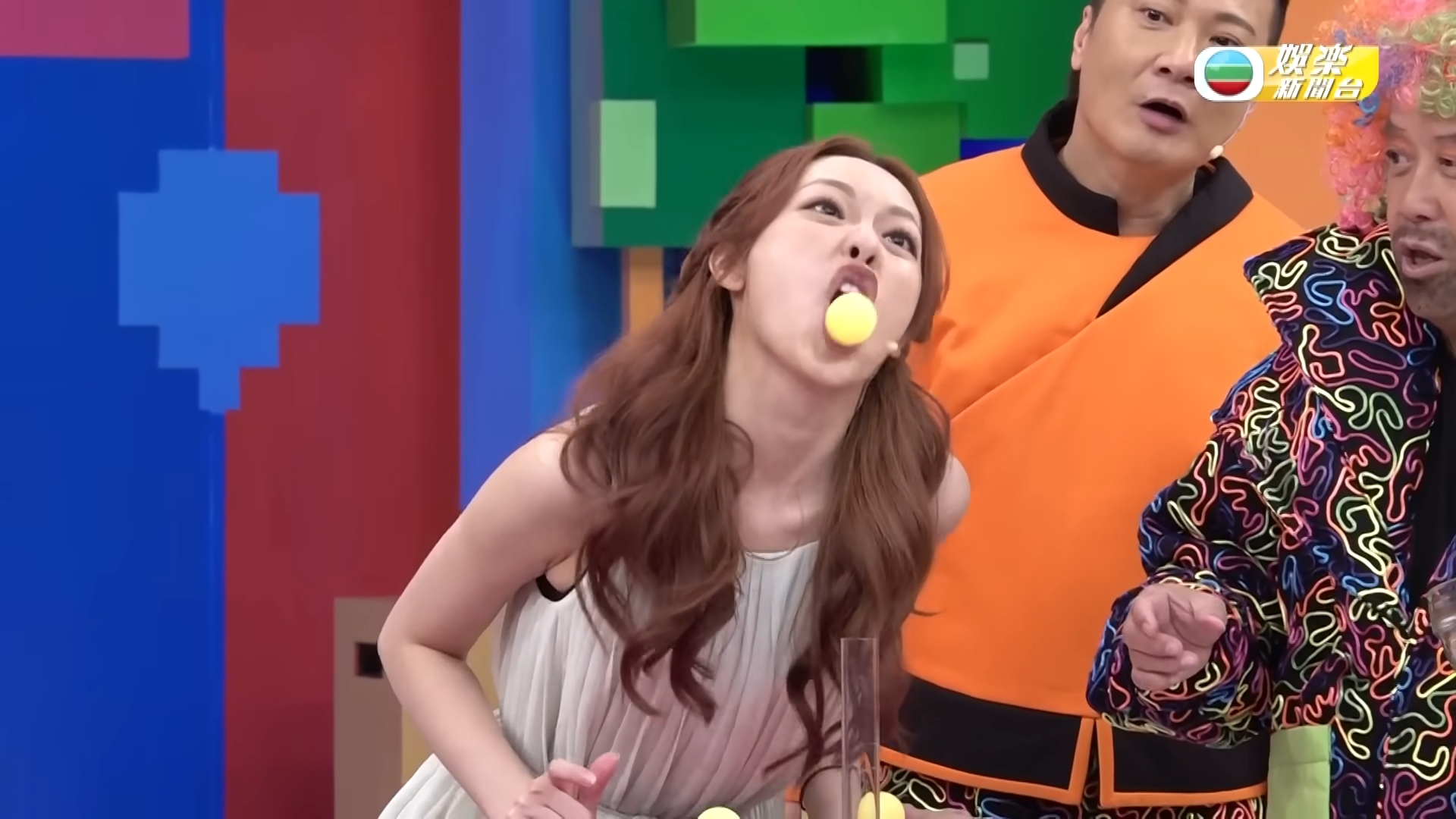 馮盈盈啜乒乓更棄港姐包袱，當然收視告捷。