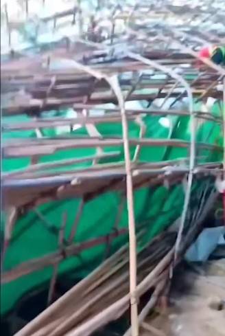 啟德醫院地盤冧棚架事發一刻！