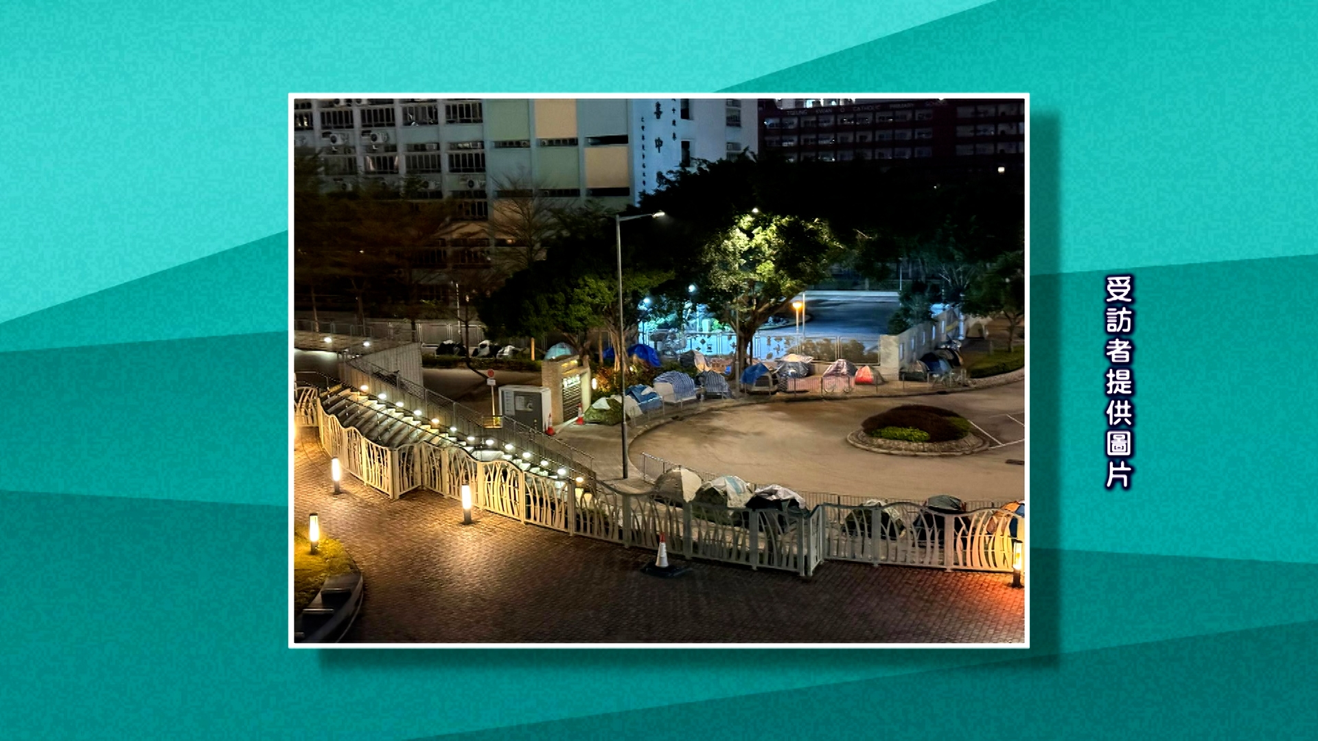 有將軍澳觀眾報料，這幾日唐賢里寸步難行，夜以繼日，再日以繼夜，有大量帳篷霸佔行人路。