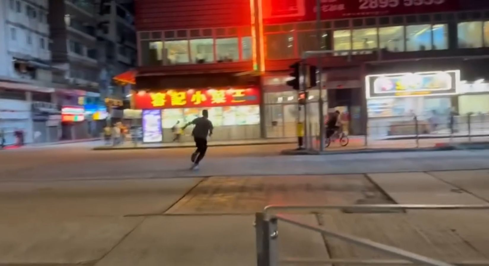 太子的士司機VS單車男爆追逐戰