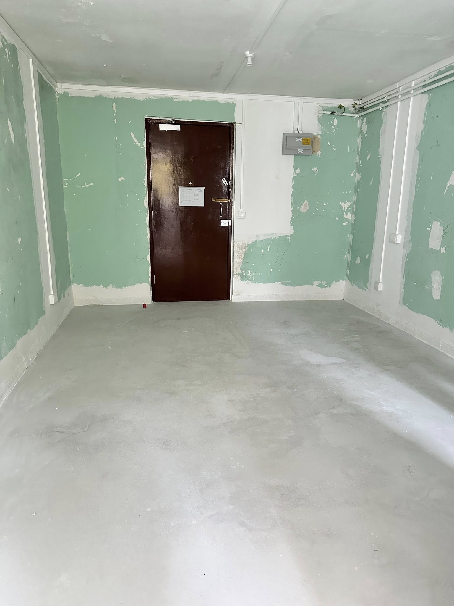 No photo description available.