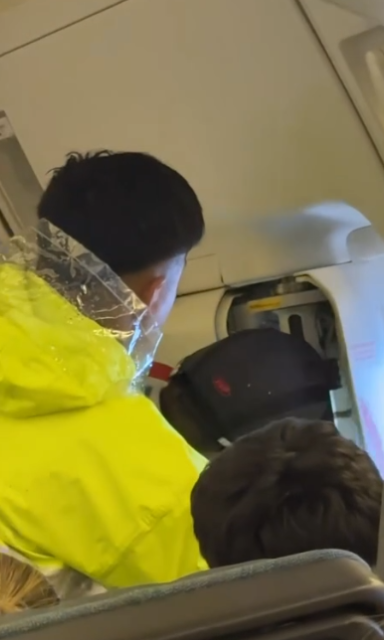 國泰客機緊急出口漏水照起飛乘客憂飛行安全