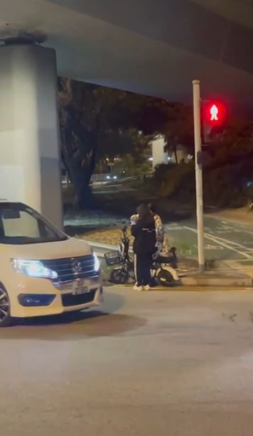 屯門電動單車逆線勁誇張