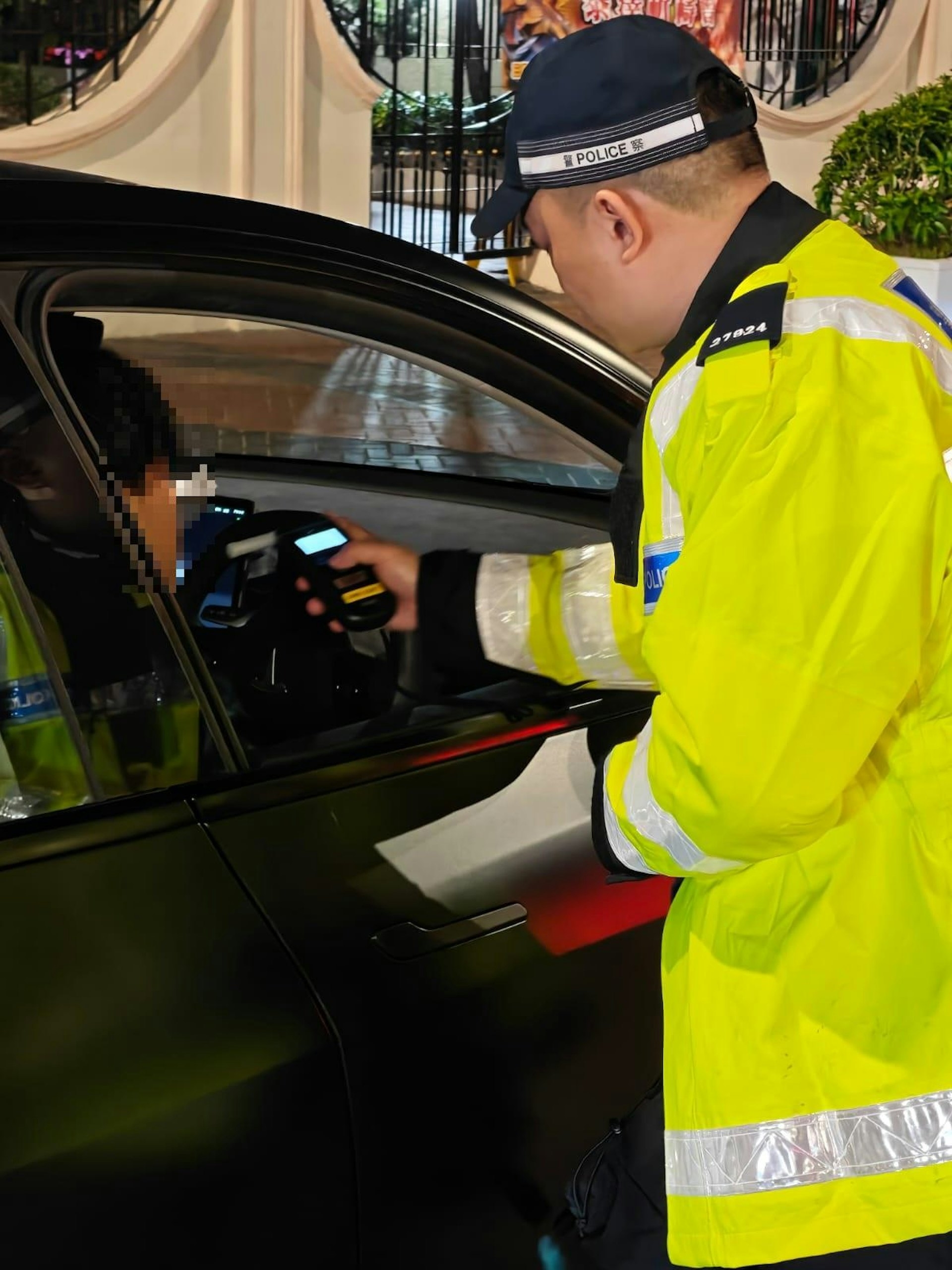 西九龍總區交通部人員於過去兩星期（1月23日至2月5日）在區內展開執法行動，打擊酒後駕駛及藥後駕駛等違例行為。（警方圖片）