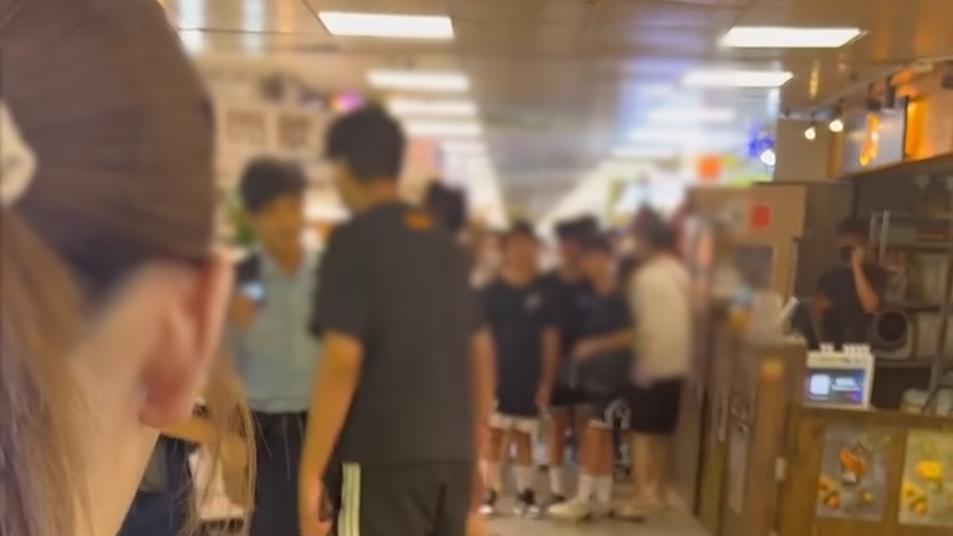 葵廣書店巴籍男店員被控擾亂秩序及襲警　今西九法院提堂