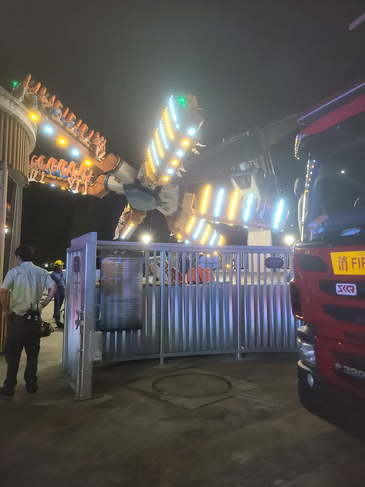 海洋公園「狂野龍捲風」故障17人被困　事主分享第一身經歷：好無奈