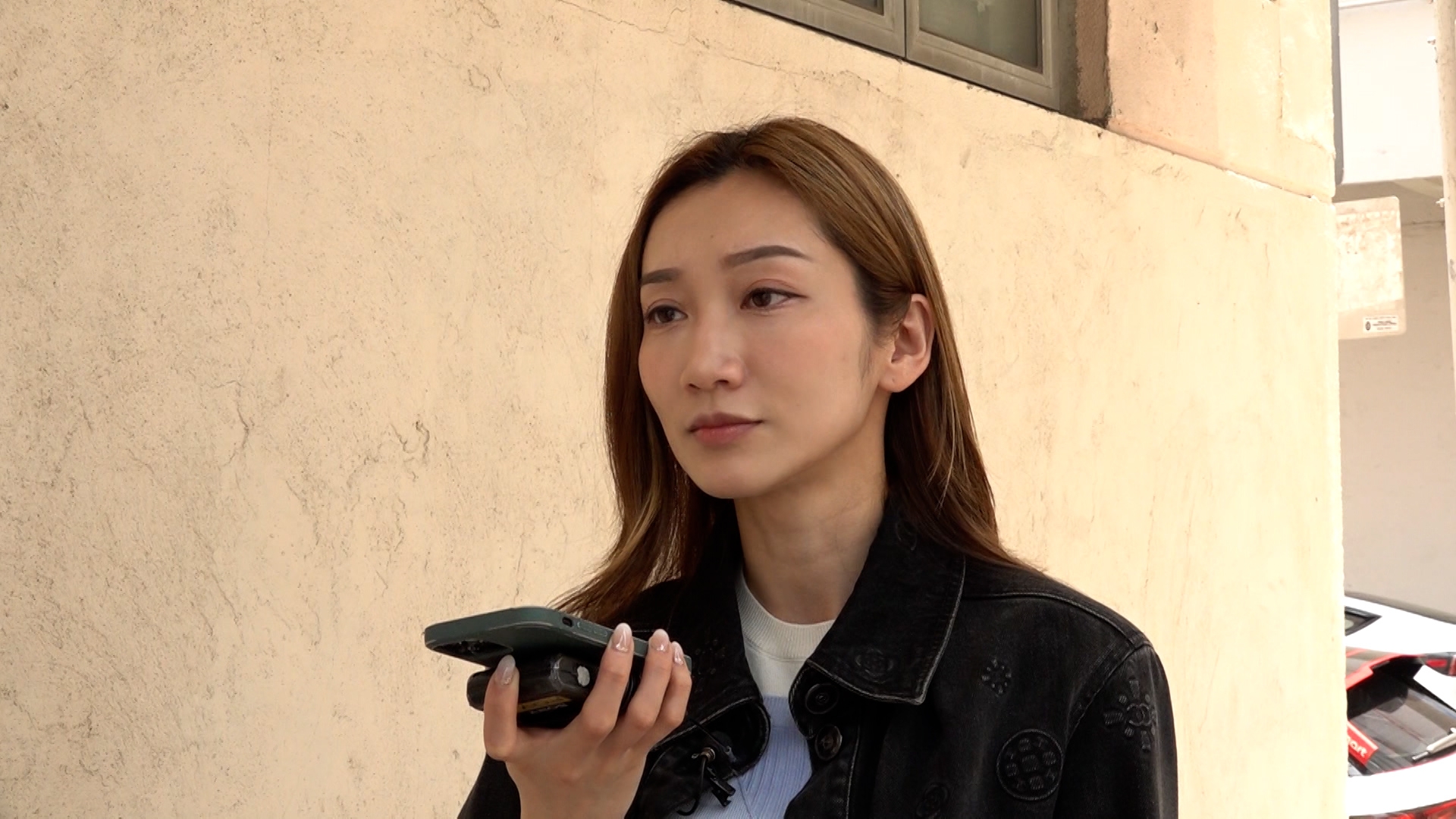 事發後，劉先生也有報警處理，他指，警方看到影片後表示，不知道婆婆和小朋友的關係是甚麼，除非是小朋友父母來報案，不然無法採取任何行動。