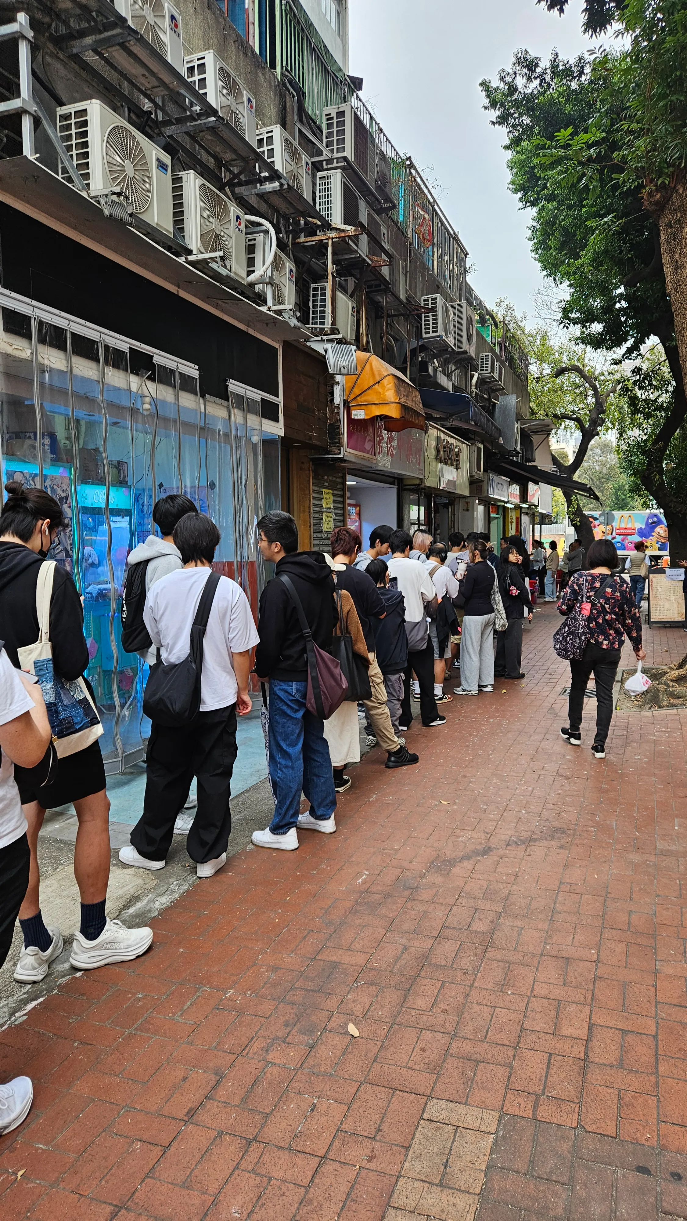 大寶冰室店外大排長龍。（Threads圖片／9sk0m01）