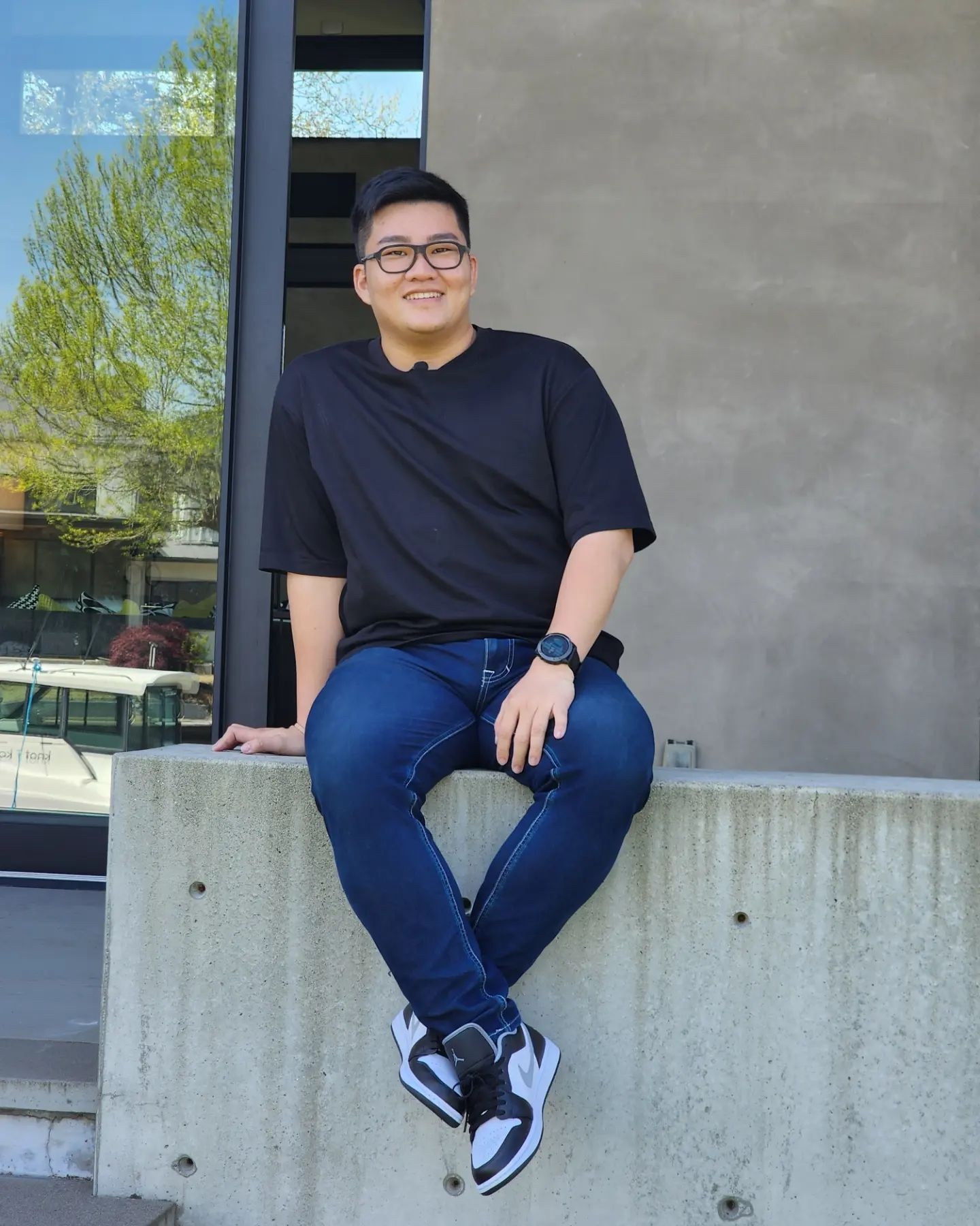 No photo description available.