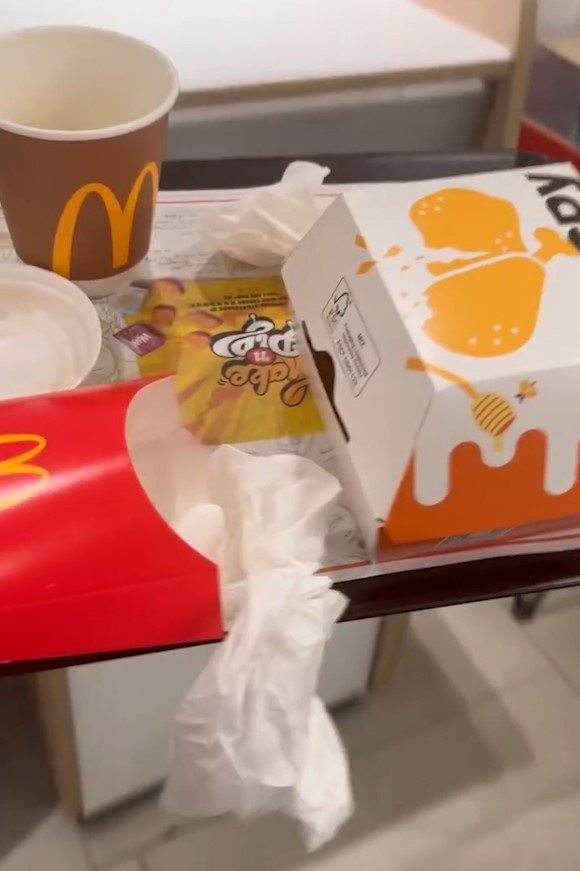 港男快餐店用膳後籲食客自行歸還餐盤　惹網民熱議被批：好心做壞事