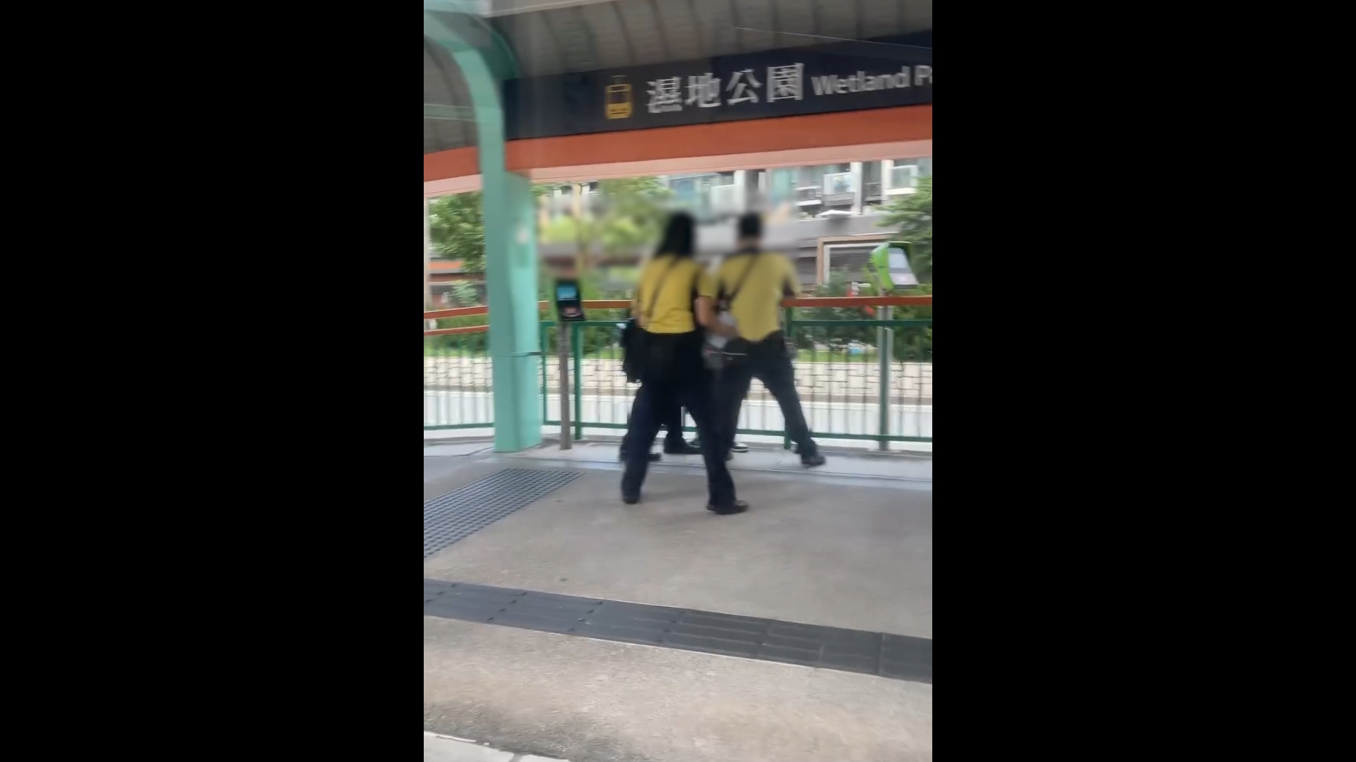 逃票｜輕鐵濕地公園站1男疑坐車「唔畀錢」　被職員斷正仲想逃跑