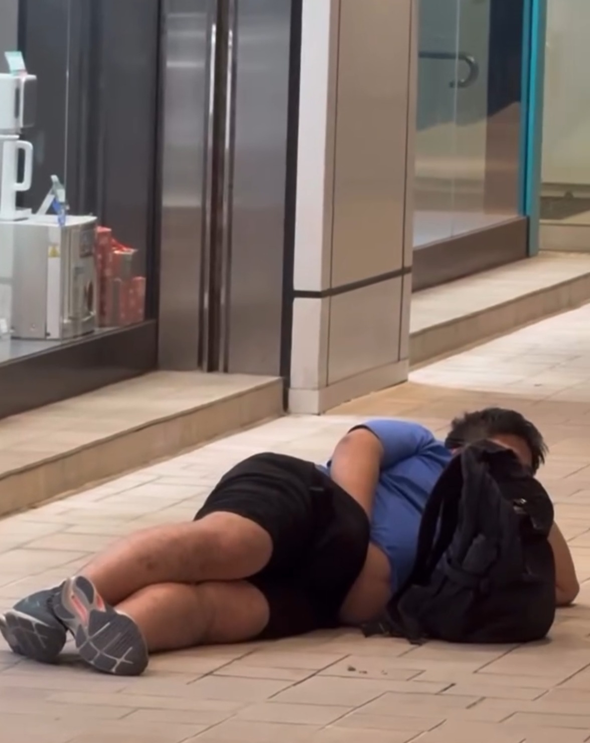 網上流傳的短片截圖