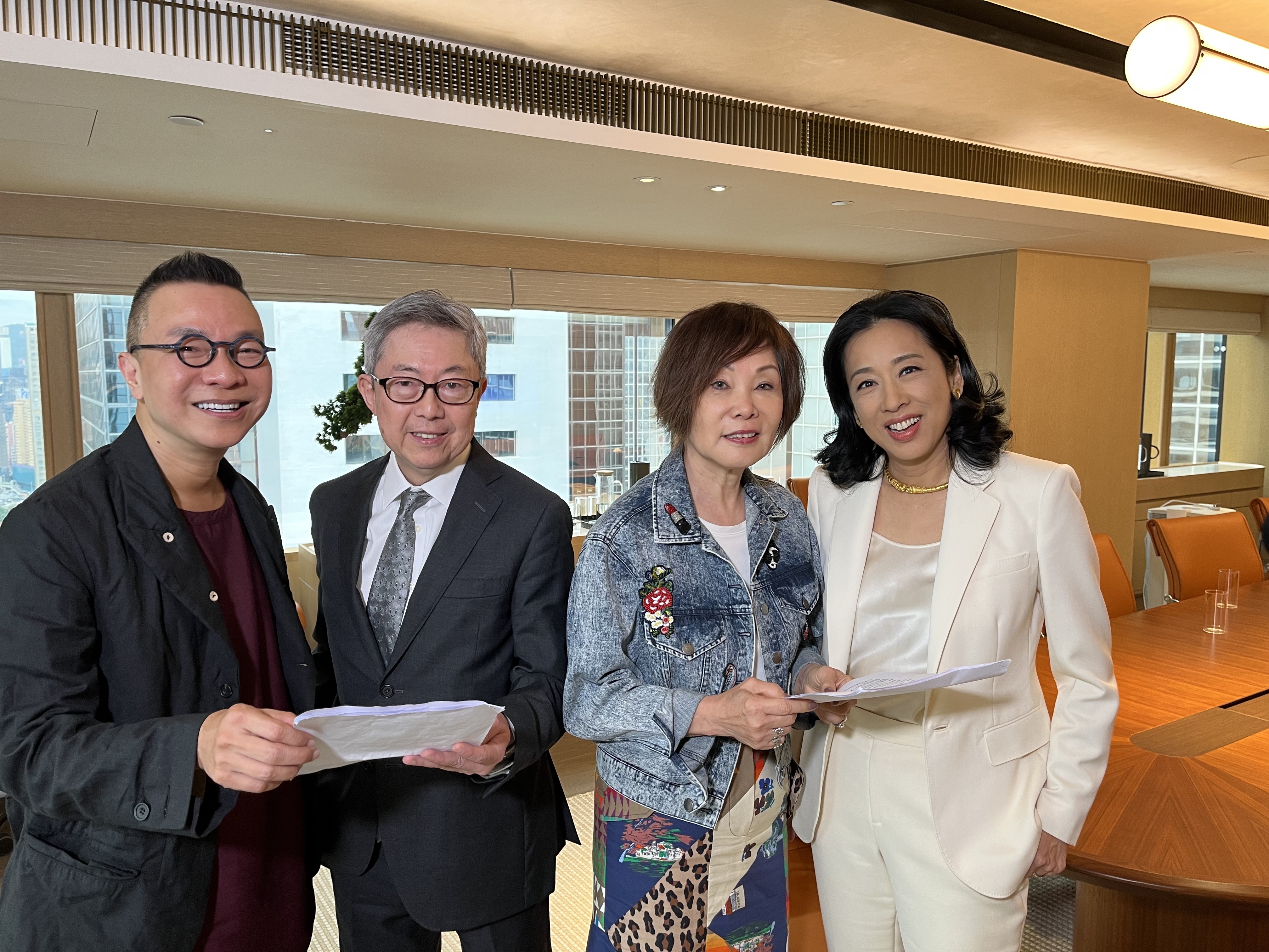 慧妍雅集名譽法律顧問黃錦山律師、張惠慶律師、前名譽顧問吳杏倫女士及朱玲玲女士。