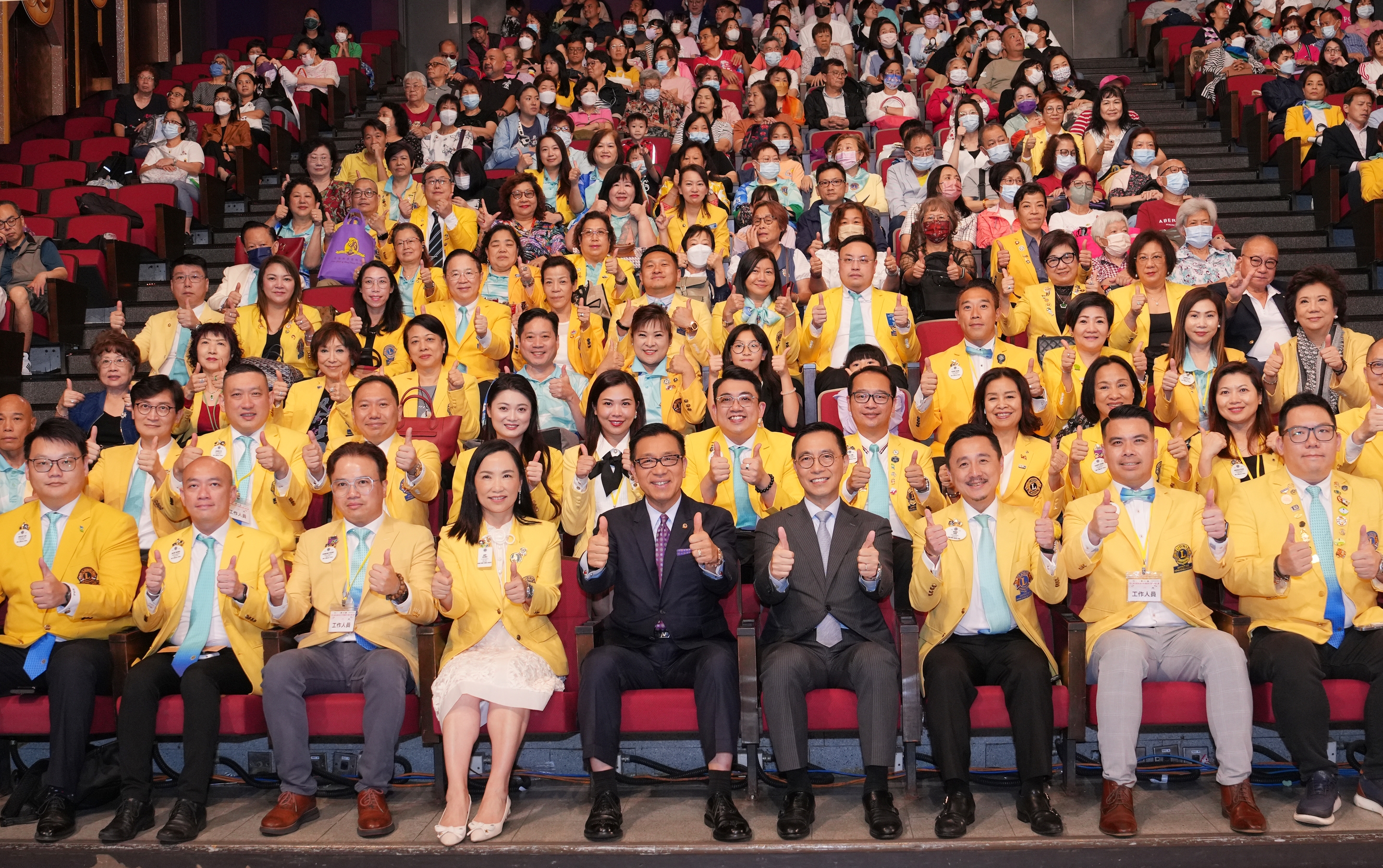 由國際獅子總會中國港澳三○三區主辦「第三屆全港兒童及青少年粵劇折子戲公開大賽」日前已順利完成決賽, 大會主席楊偉誠博士及文化體育及旅遊局楊潤雄局長, GBS, JP與一眾獅子會成員恭賀圓滿成功。