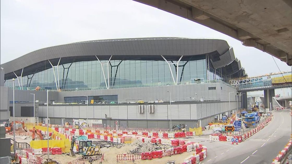 香港國際機場二號客運大樓旅客離港設施將於本年5月27日投入服務。（資料圖片）