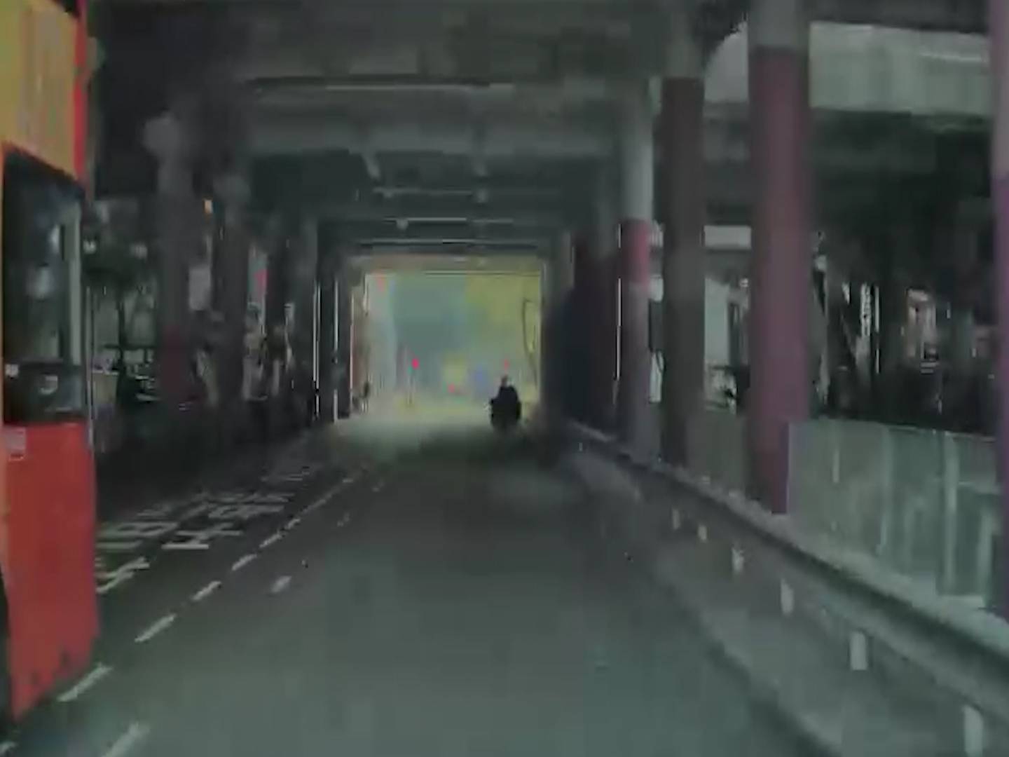 屯門「紙皮手推車」逆線行馬路全拍下