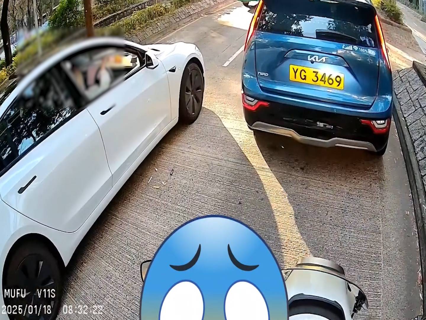 無品Tesla司機馬路亂拋垃圾險中鐵騎士