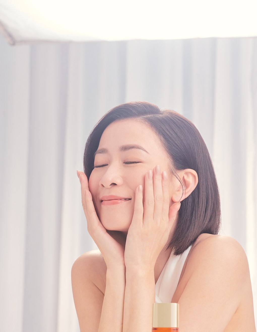 Man姐佘詩曼逆齡肌膚接拍廣告 零死角女王氣場減省後期製作 - 東張+