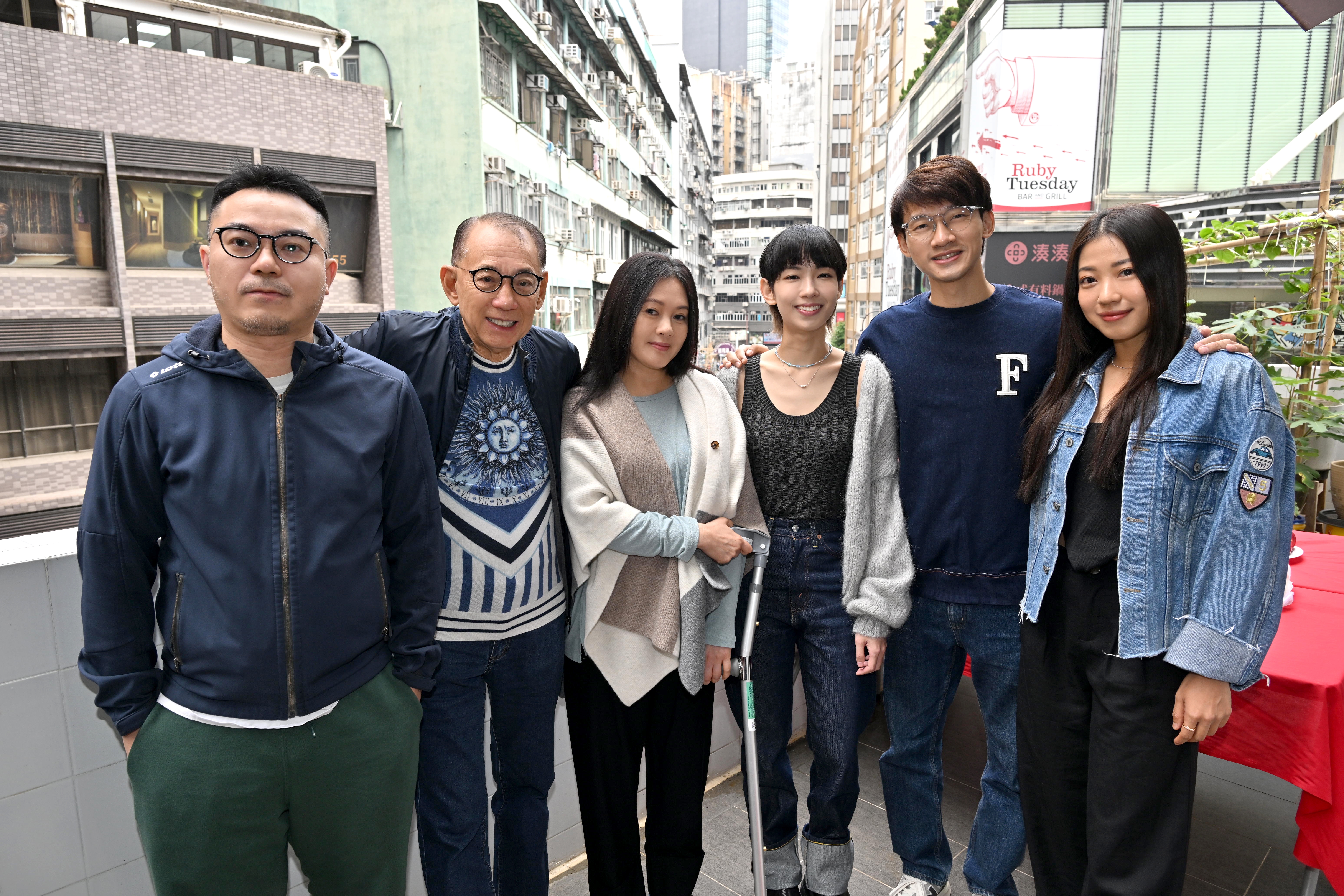 (左起)導演羅耀輝、楊受成博士、李麗珍、李靖筠、陳湛文、芯駖