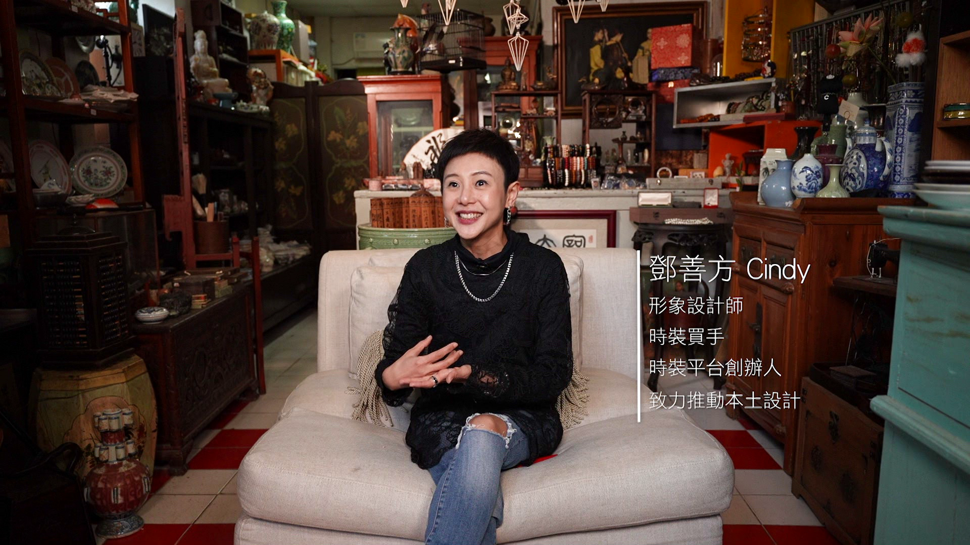 形象設計師 Cindy 為參賽超毛設計出不同款式的型格服飾。